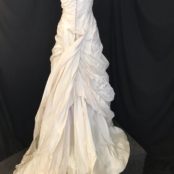 NWT St. Pucchi 216 Ivory Silk Wedding Dress 10 - Picture 6 of 8